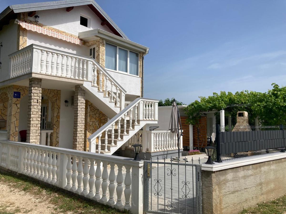 Apartmani Dorijan Vrsi Dış mekan fotoğraf